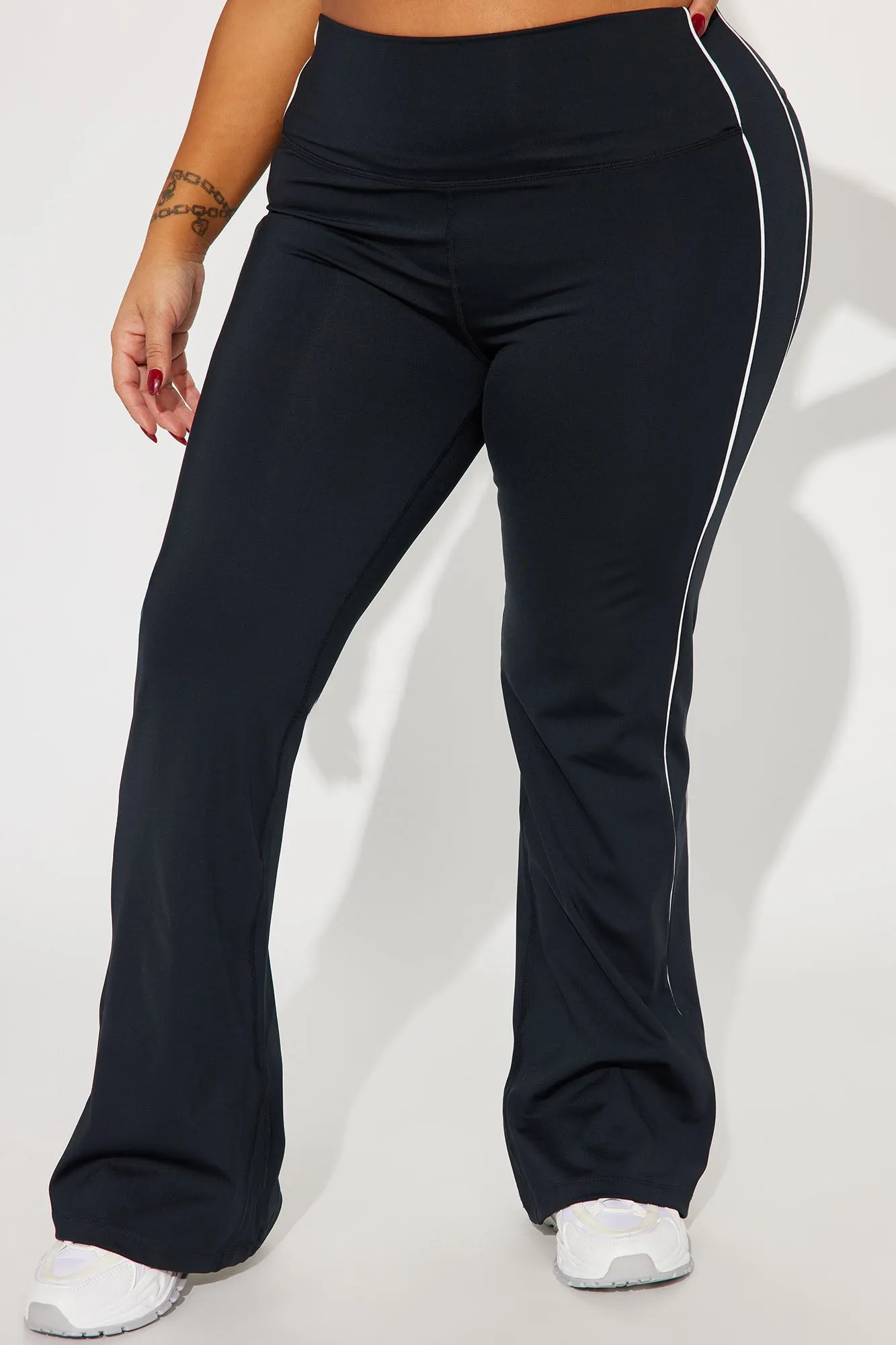 Aligned Elevate Active Yoga Pant - Black