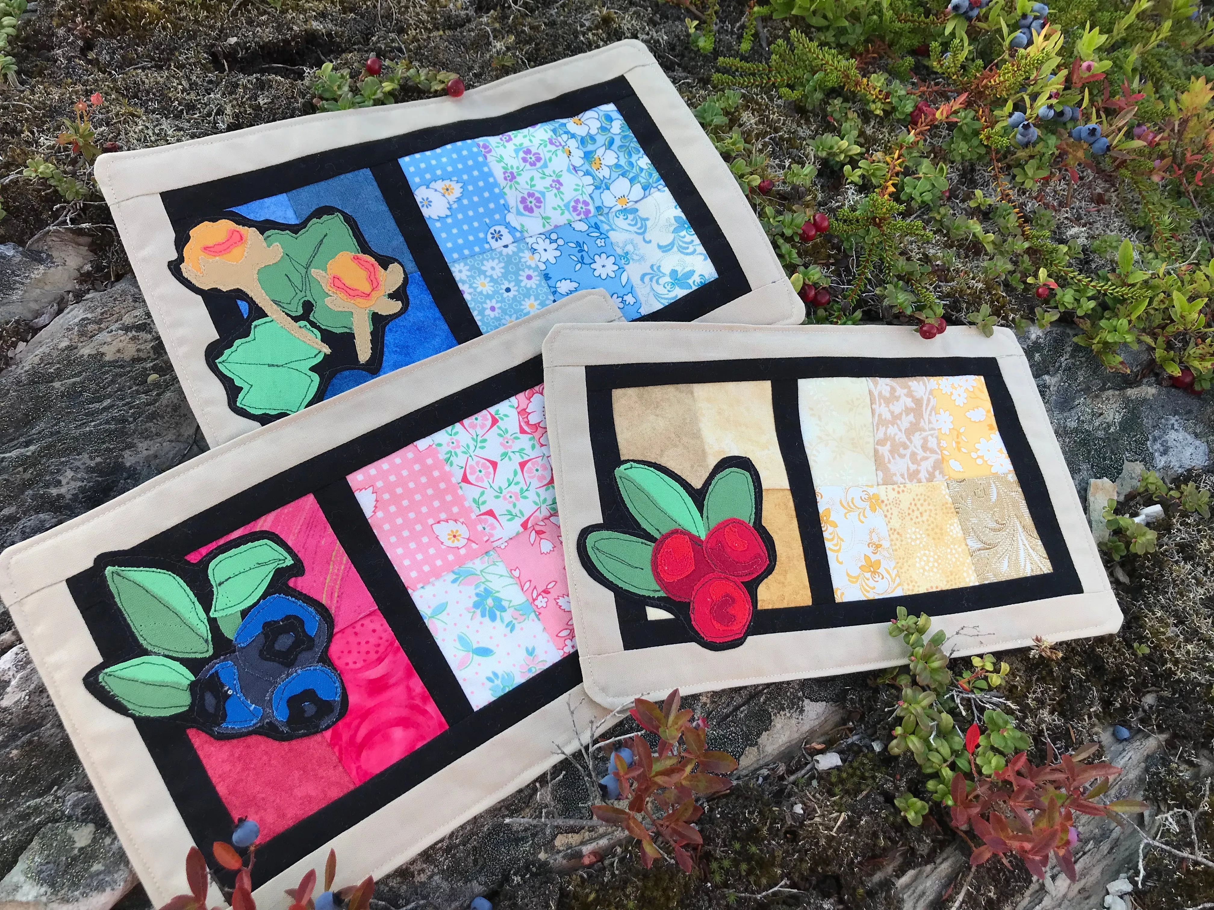 Berry Patch Mug Rug - FREE!