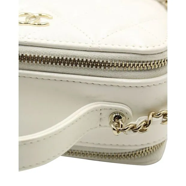 CHANEL Quilted Double Zip Small Vanity Case in White Shiny Lambskin Leather