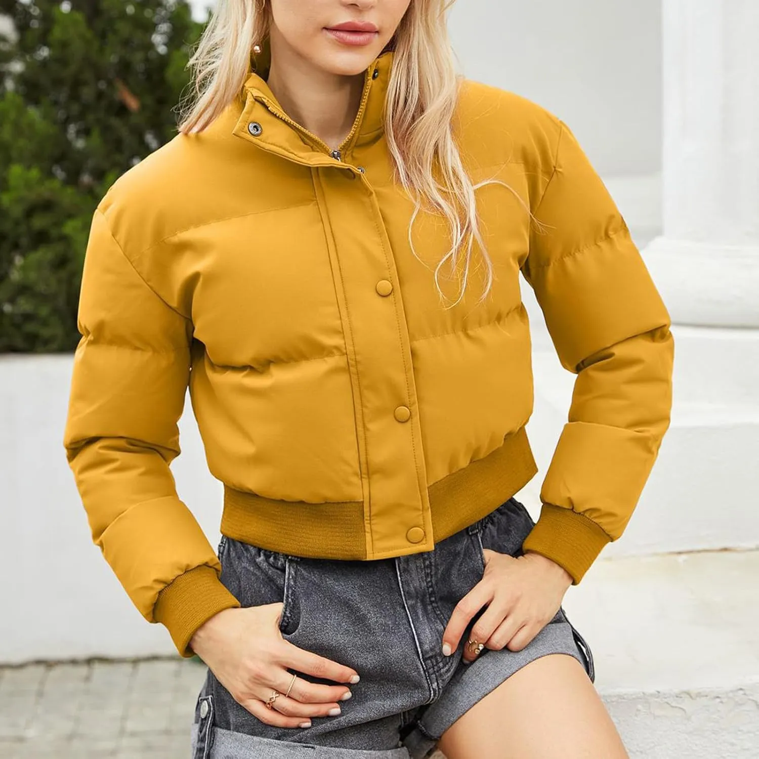 Women's Winter Cropped Puffer Jacket Long Sleeve Oversized Stand Collar Zip-Up Short Down Coat Fashion Solid Outwear